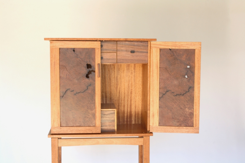 curio_half_open (1)